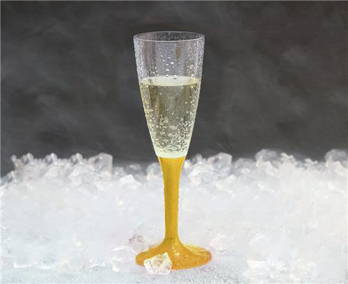 Plastikowe kieliszki do szampana