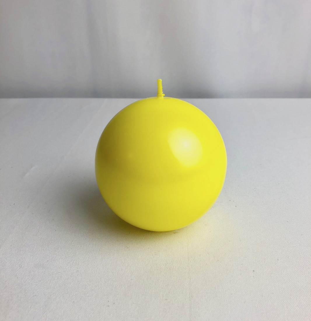 Żółta świeca kula, metalizowana / 8 cm