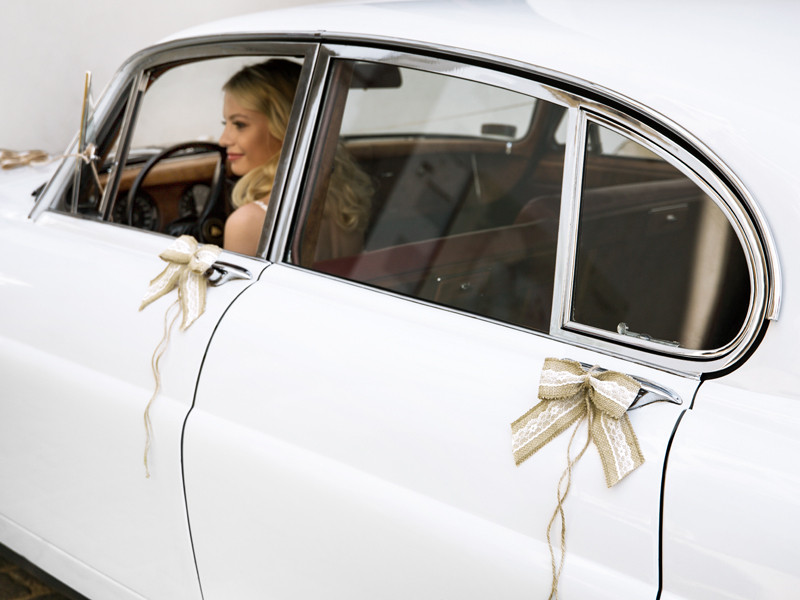 Zestaw dekoracji na auto ślubne Kokardki