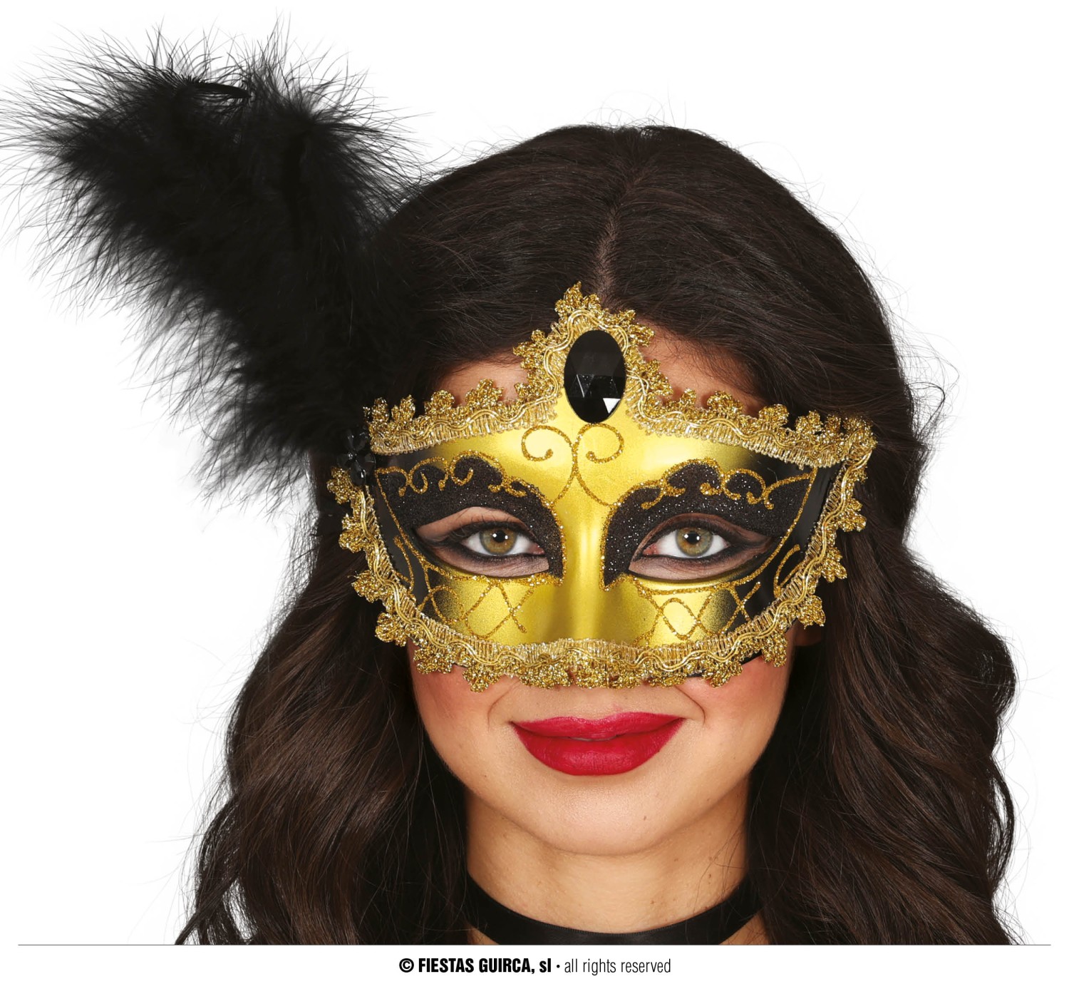 Złota maska wenecka z czarnym piórem